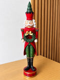 Cascanuez Navideño con Corona
